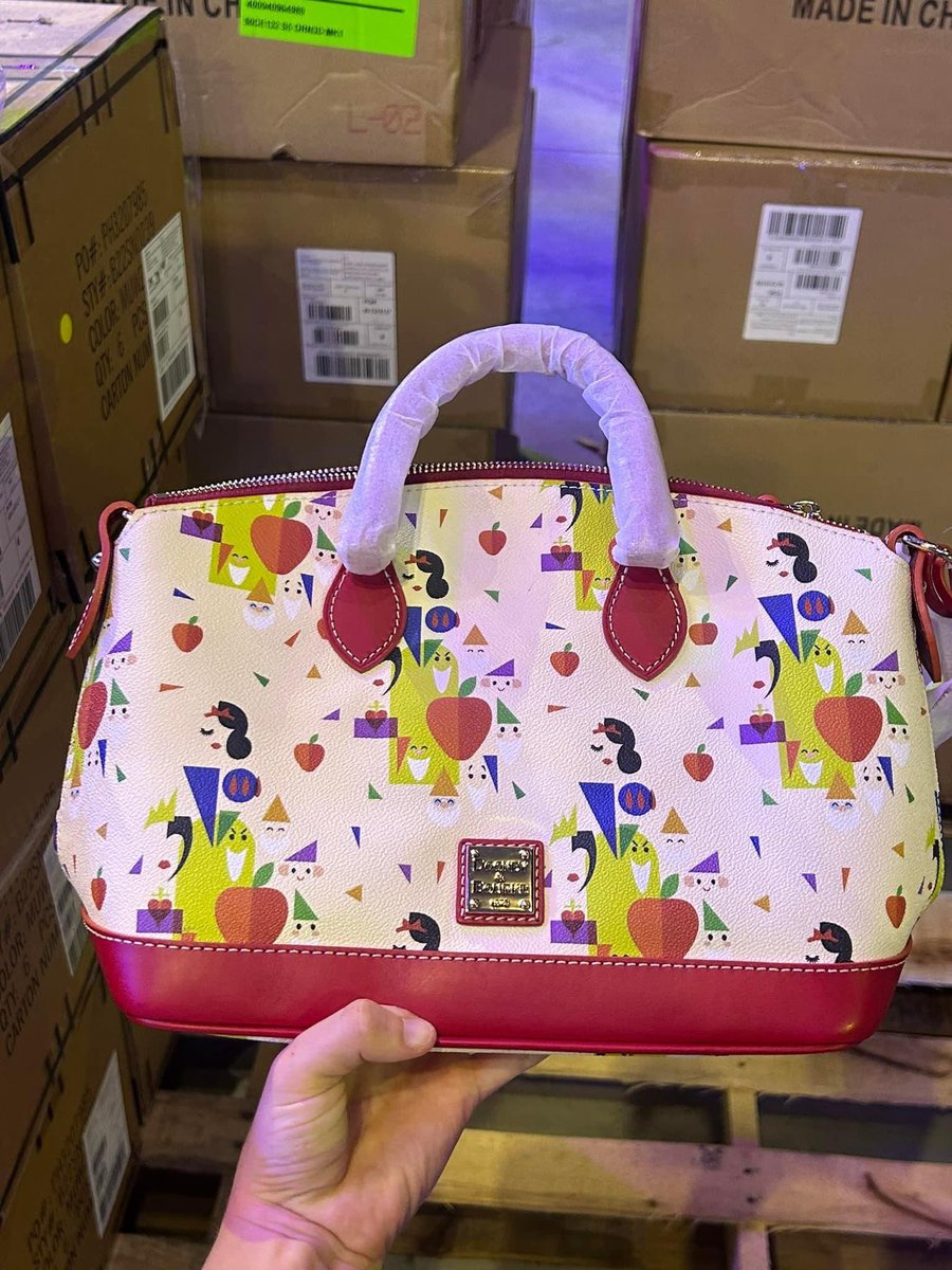 ShopMouseToGo's tweet image. Sale Part 1: Dooneys &amp;amp; Designer

Prices include all fees except shipping

Moana Backpack - $142
Snow White Crossbody - $114
Snow White Satchel - $154
DCL Wish Tote - $174
DCL Crossbody - $132
Rabbit Satchel - $154
Princess Satchel - $142
Princess Tote - $154

#Disney