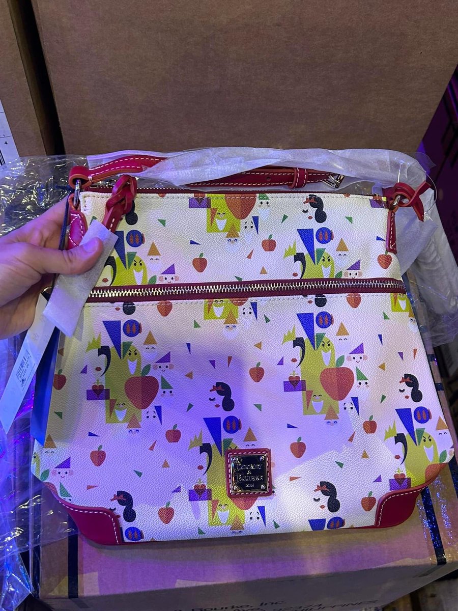 ShopMouseToGo's tweet image. Sale Part 1: Dooneys &amp;amp; Designer

Prices include all fees except shipping

Moana Backpack - $142
Snow White Crossbody - $114
Snow White Satchel - $154
DCL Wish Tote - $174
DCL Crossbody - $132
Rabbit Satchel - $154
Princess Satchel - $142
Princess Tote - $154

#Disney