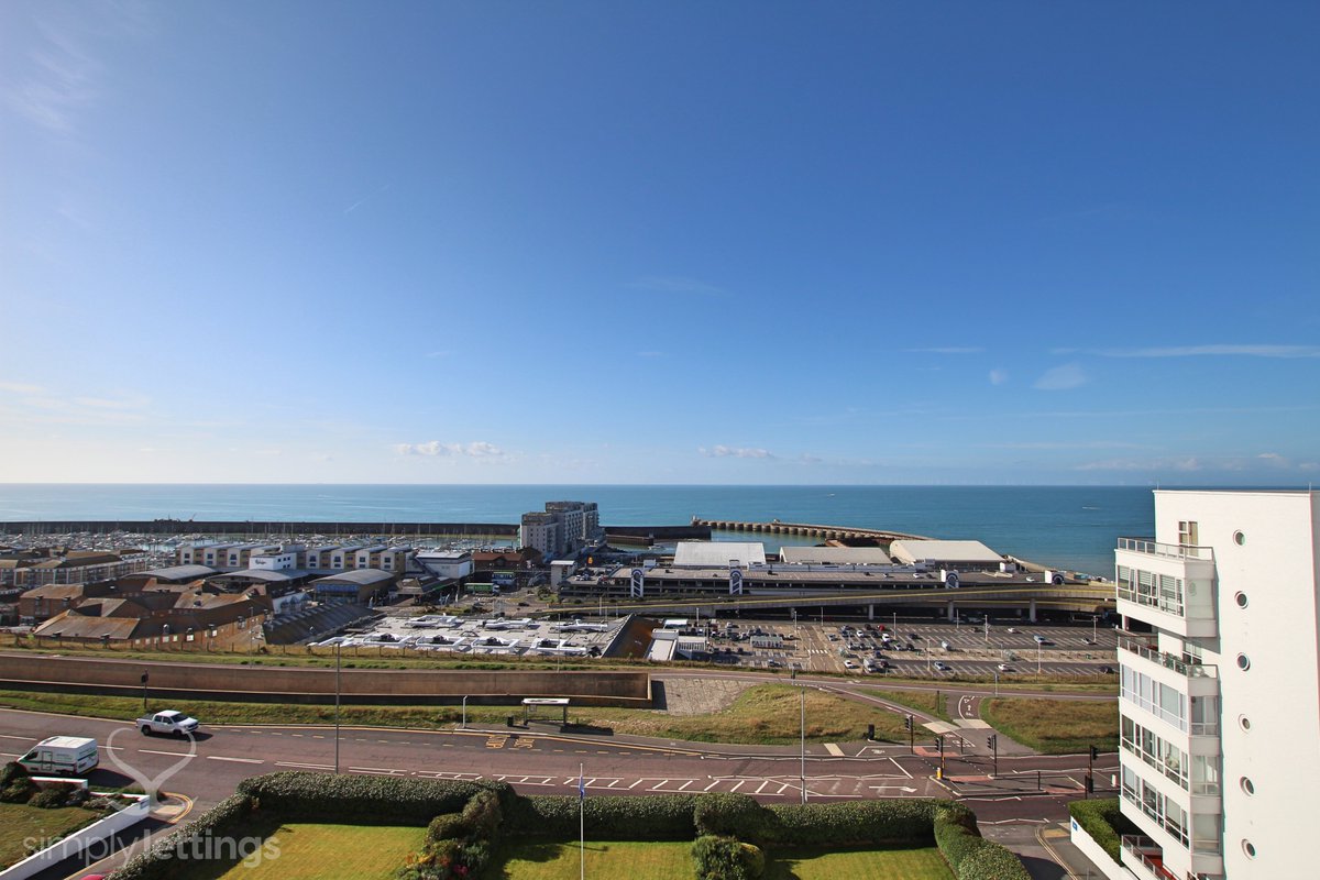 simplylett's tweet photo. #ToLet A 2 bed balcony #Flat in #KempTown #Brighton - £1,600PCM! VIDEO TOUR: https://t.co/M3jO1tnYJv PROPERTY DETAILS: https://t.co/49XJgJxSx6 Call 01273 729 000 to view! #Lettings #Property #SimplyLettings https://t.co/DoImPUTjLz
