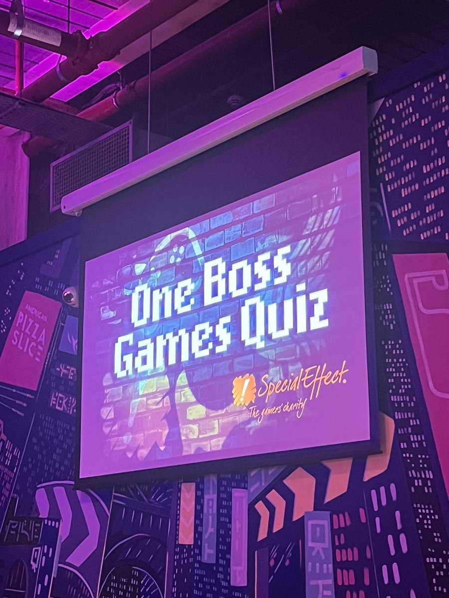 vTimeNet's tweet photo. The vTime crew are here at the One Boss Quiz, raising money for @SpecialEffect! #onebossgamesquiz https://t.co/XYCfJbFtcP