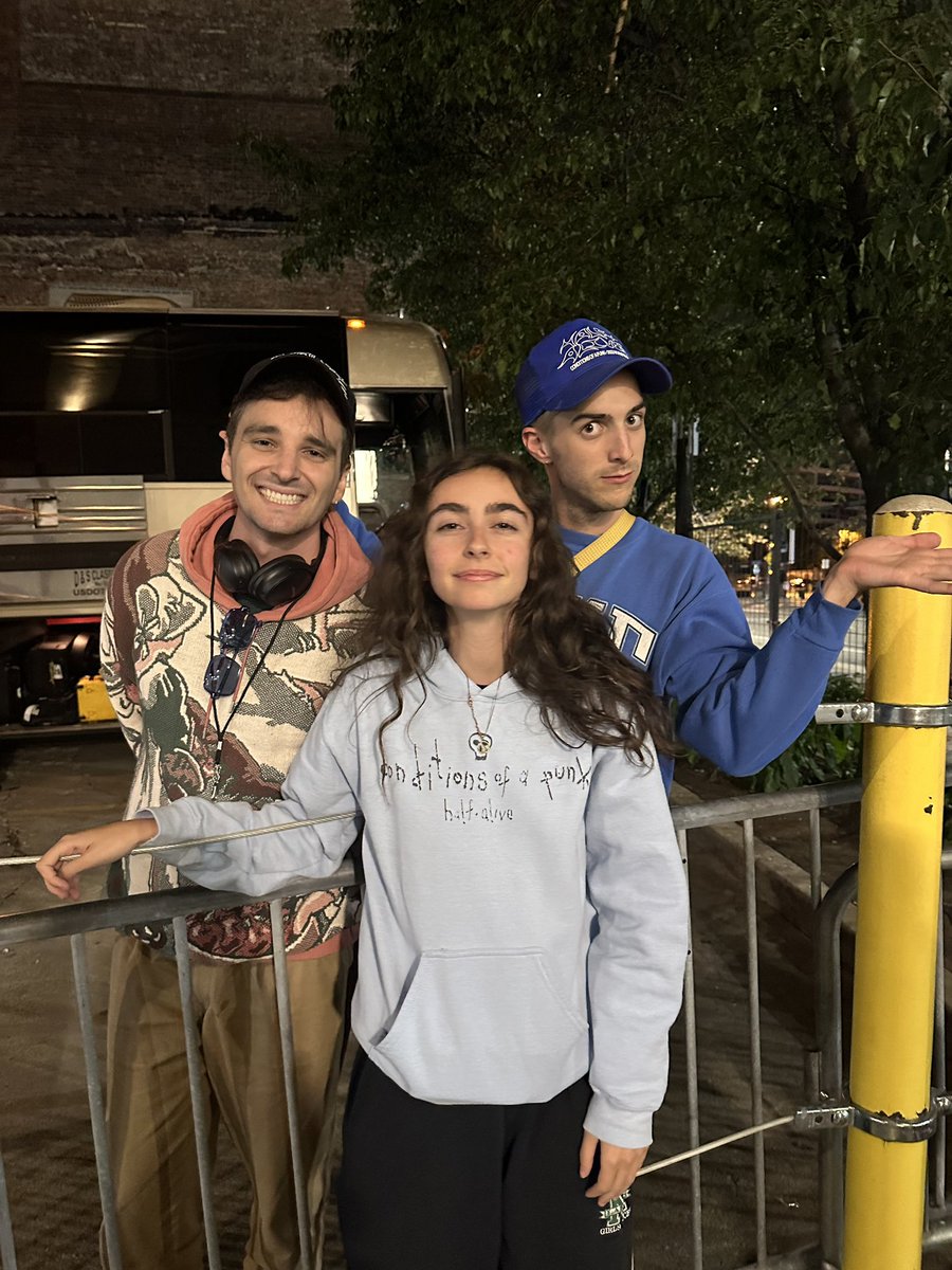 brookemichael33's tweet photo. I’m so grateful I met a favorite band @halfaliveco this band has truly changed my life for the better🫶🏻and impacted my life💙They are the sweetest and most genuine people. the COAP show is out of this world. I trust that this is worth it. See you next time https://t.co/Legcw9908J