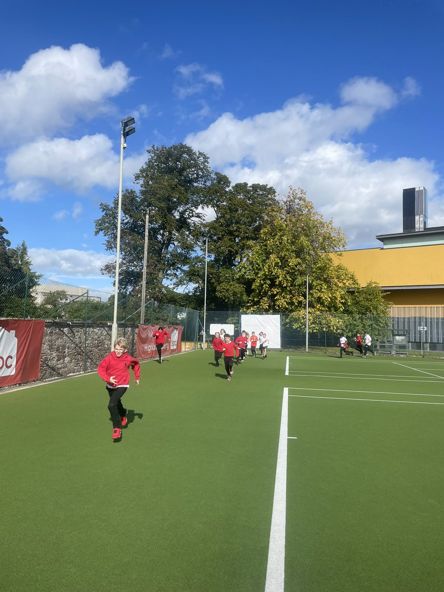 Scottish_Squash's tweet photo. Fantastic to have some stars of the future from @dalneigh_ps at #SpringfieldOpen23 to try squash, watch the professional event and take part in @_thedailymile https://t.co/o4PFrHduWX