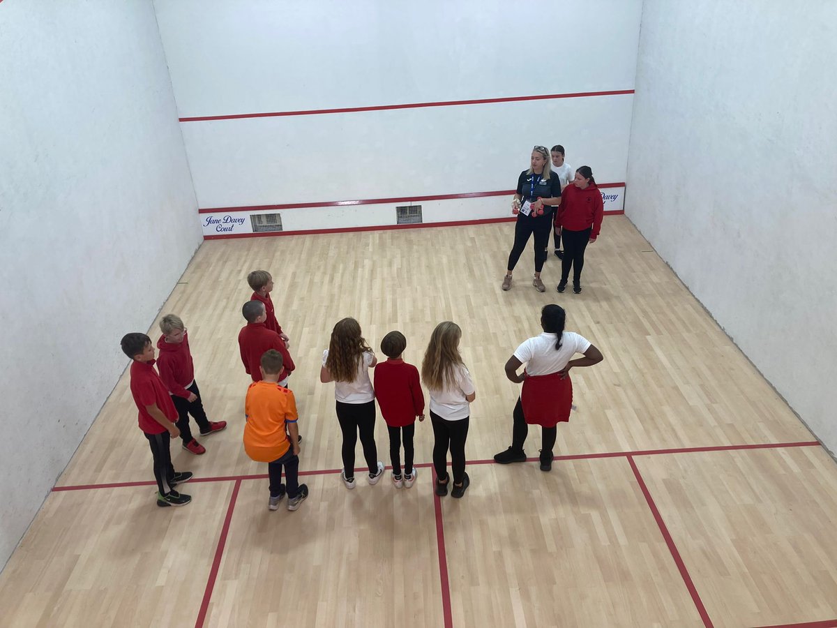 Scottish_Squash's tweet photo. Fantastic to have some stars of the future from @dalneigh_ps at #SpringfieldOpen23 to try squash, watch the professional event and take part in @_thedailymile https://t.co/o4PFrHduWX