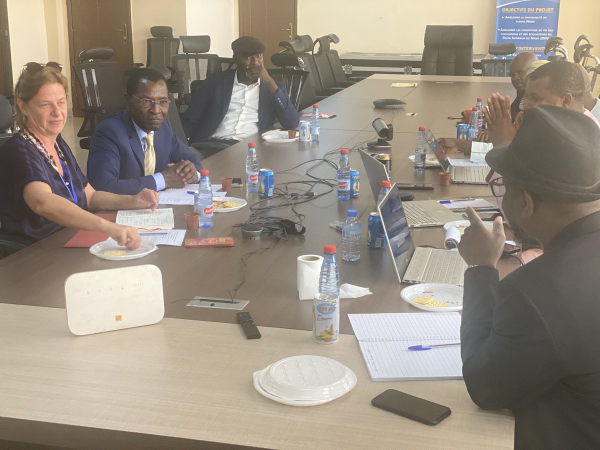 PreefnM's tweet photo. Rencontre avec la Directrice sectorielle du développement social et inclusif de la Banque mondiale et le Coordinateur du PREEFN. Les échanges ont porté sur la stratégie Violence Basée sur le Genre du PREEFN. C’était ce matin dans la salle de conférence de l’ABFN. https://t.co/CJSfZ2pd8u
