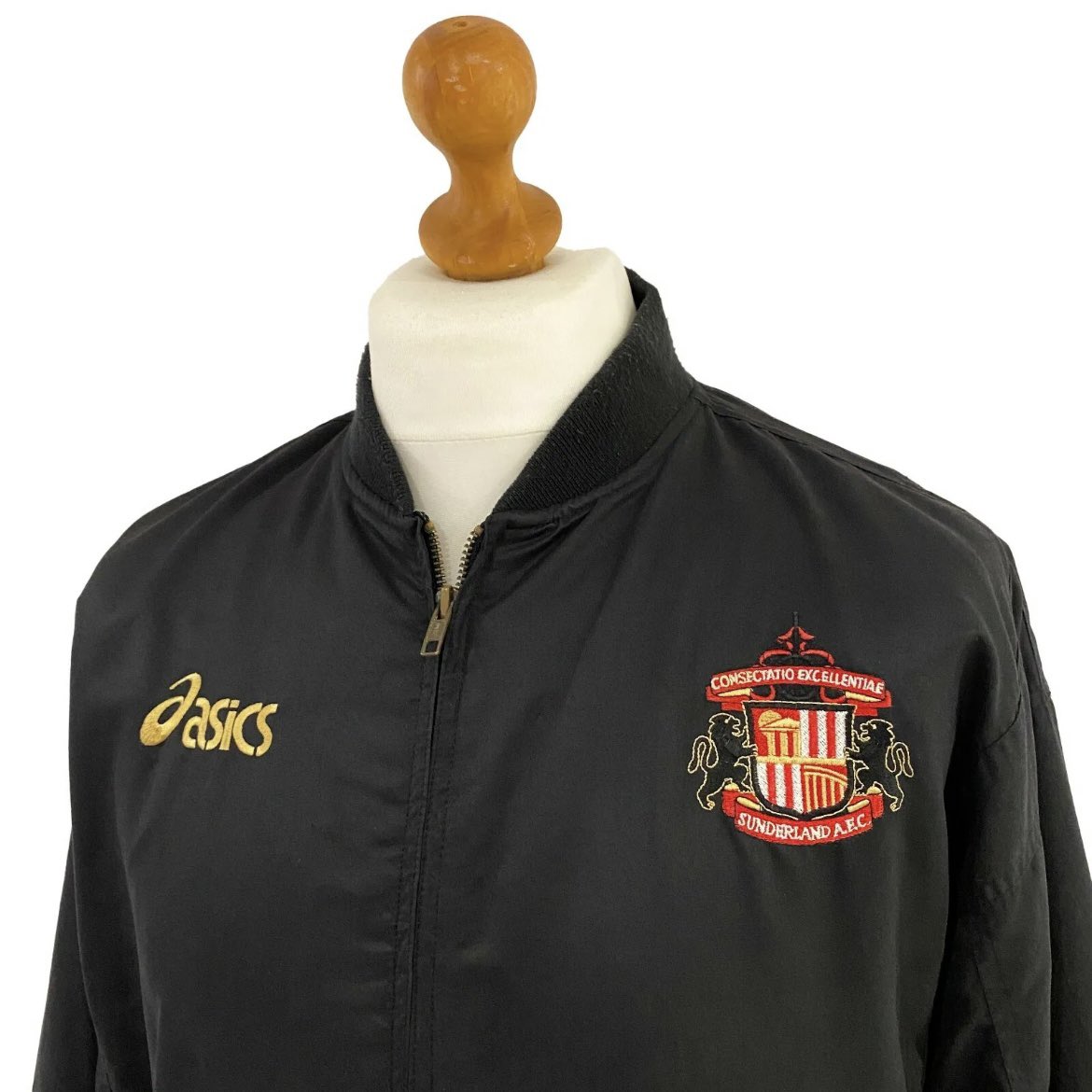 Check out Sunderland 1997/99 Asics Jacket Coat Training (XL) Football Vintage 90s Soccer 

🔗ebay.co.uk/itm/2663702897…

 #eBay via @eBay_UK #SAFC | #BLASUN