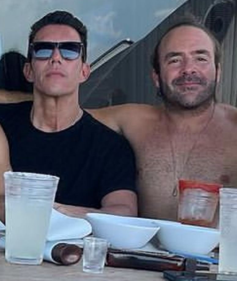 ClaudioOchoaH's tweet photo. Dos fotos reveladoras del fin de semana: 

Aparecen Quicho Gamboa, hijo del poderoso exsenador Emilio Gamboa, y Héctor Ortega Celis, actual secretario particular de García Harfuch. 

Héctor fue particular de JJ Lecanda, mano derecha de Gamboa. 

¿Eso es lo que quiere AMLO? https://t.co/IacIWwgKeF