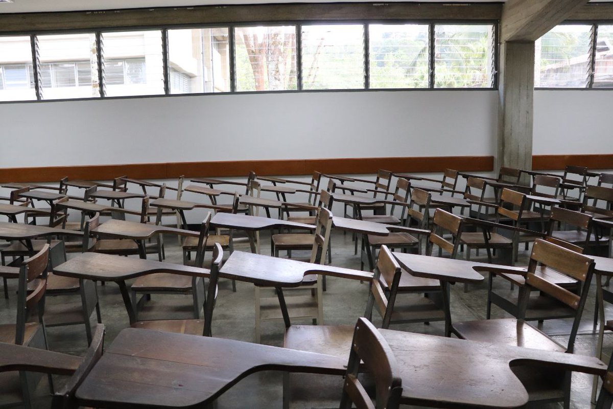 JacquelinePSUV's tweet photo. Las labores en el @campusb con #PlanUniversidadesBellas de @MVzlaBella, abarcan: 
✔️41 aulas recuperadas.
✔️ Laboratorios. Auditorio.
✔️Áreas verdes.
✔️Servicios de Agua potable, Gas, iluminación y otras. 
Con @NicolasMaduro tenemos Universidades bellas para el Pueblo!❤️🇻🇪
#20Sep https://t.co/dGLAUDRWJa