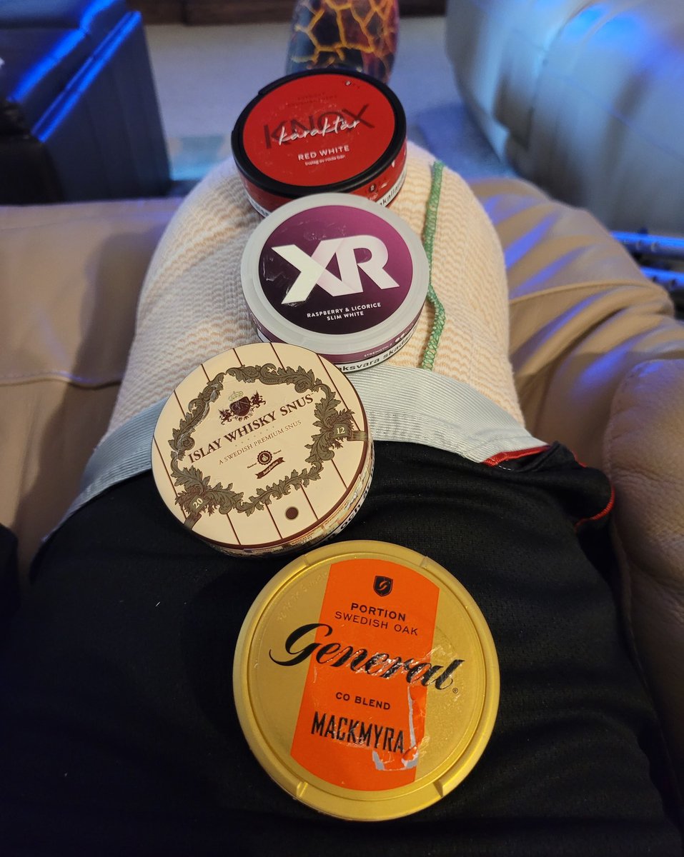 nachtnoir's tweet photo. Just got home from the hospital after knee surgery. Luckily, my #snus arrived yesterday. Can't get up and down a lot, so this will help me get my #cleannicotine without a lot of trouble. https://t.co/dqedqQeOuK