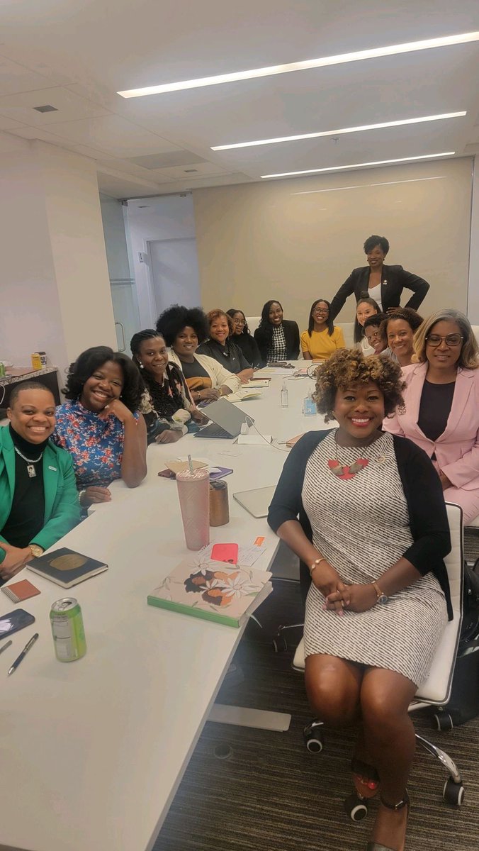 sb4da's tweet photo. Proud to be part of @EmergeAmerica #SeatedTogether and #LevelUp event last night. https://t.co/pT8gIpf3e1