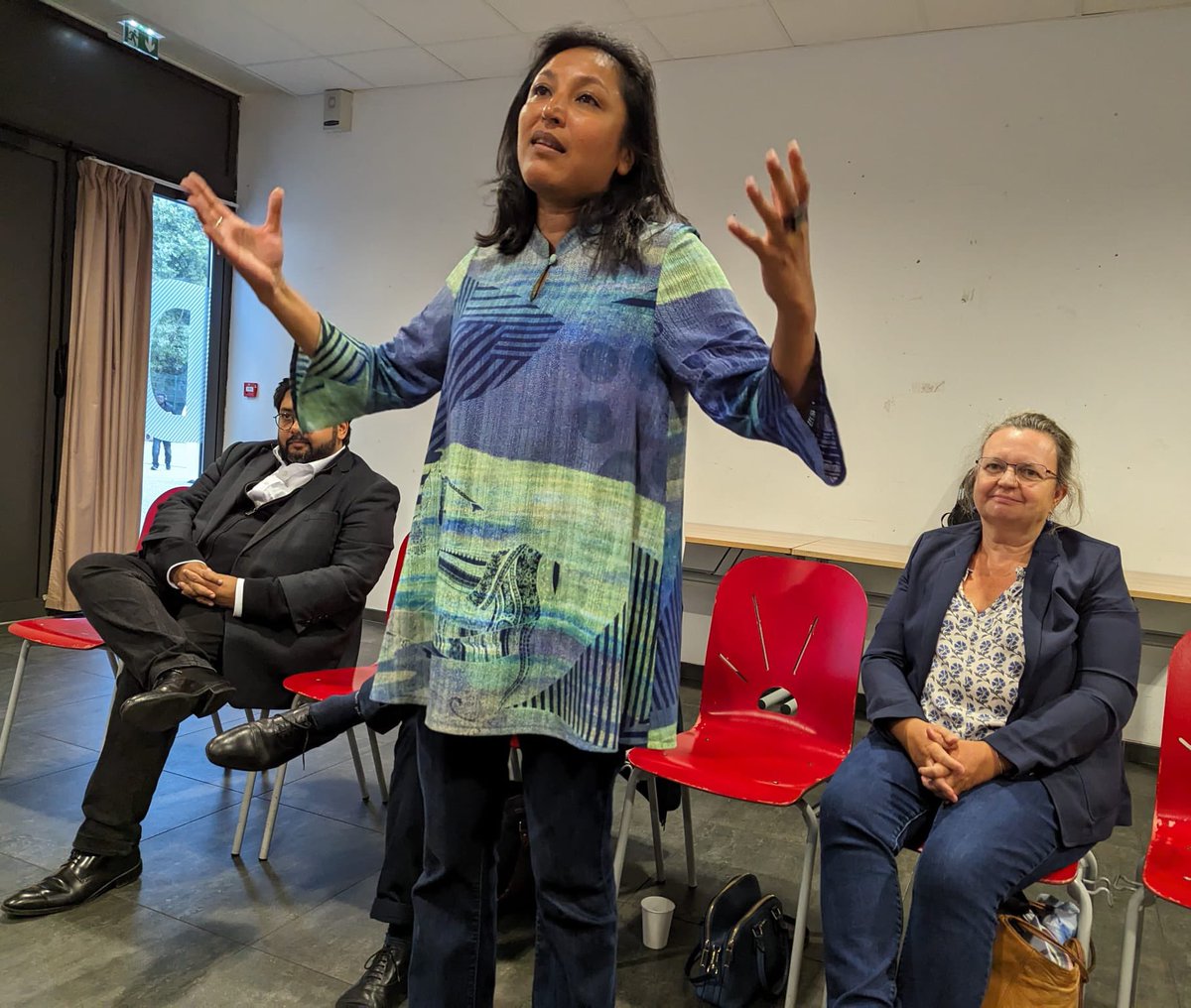 adel_ziane's tweet photo. Vous étiez nombreuses et nombreux ce soir pour notre dernière réunion publique à #noisylegrand chez @ConstantEmm @EricManfredi et @ferielg 

Des échanges nourris pour porter demain au Sénat les aspirations et les espoirs de la Seine-Saint-Denis et de nos habitant.e.s. https://t.co/ByvxJDmVOp