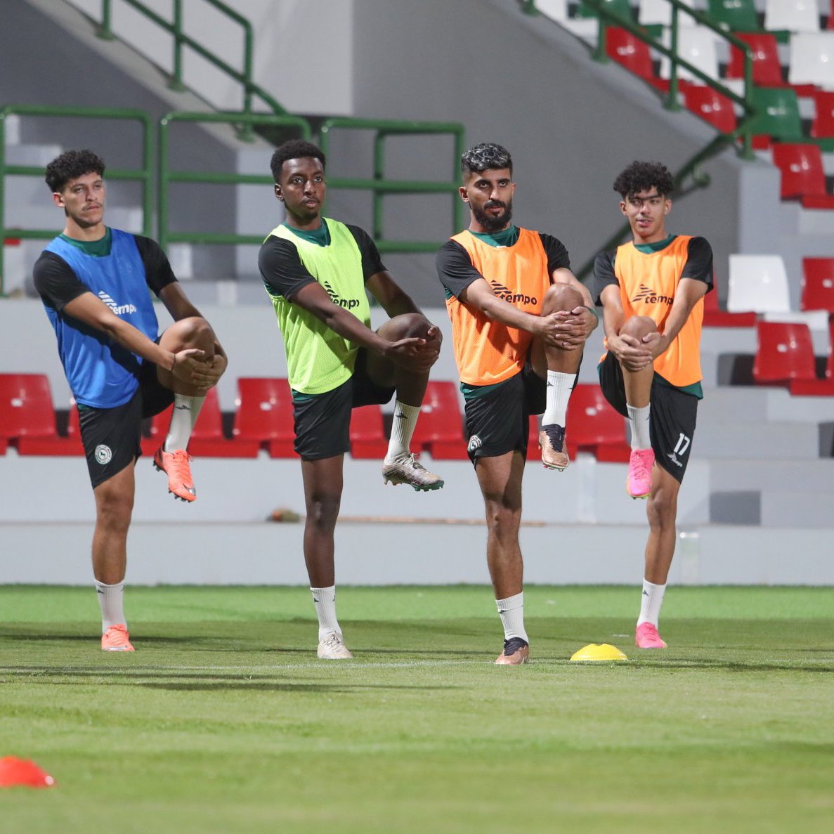 📍شهدت تدريبات #الاتفاق هذا المساء مشاركة الظهير الأيمن 'عبدالرحمن بيليه' ولاعب الوسط الجناح 'عبدالمحسن الدوسري' وذلك استعداداً لـ لقاء الغد امام الطائي.