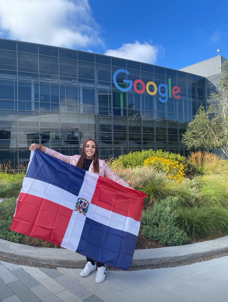 <a href="/StephanieNuesi/">Stephanie Nuesi</a> orgulloso de compartir esa bandera 🇩🇴 contigo. congratulations. 😍 

Esa alegría que le da a uno, cuando llega ese email de oportunidad <a href="/lifeatgoogle/">Life at Google</a> es inexplicable.