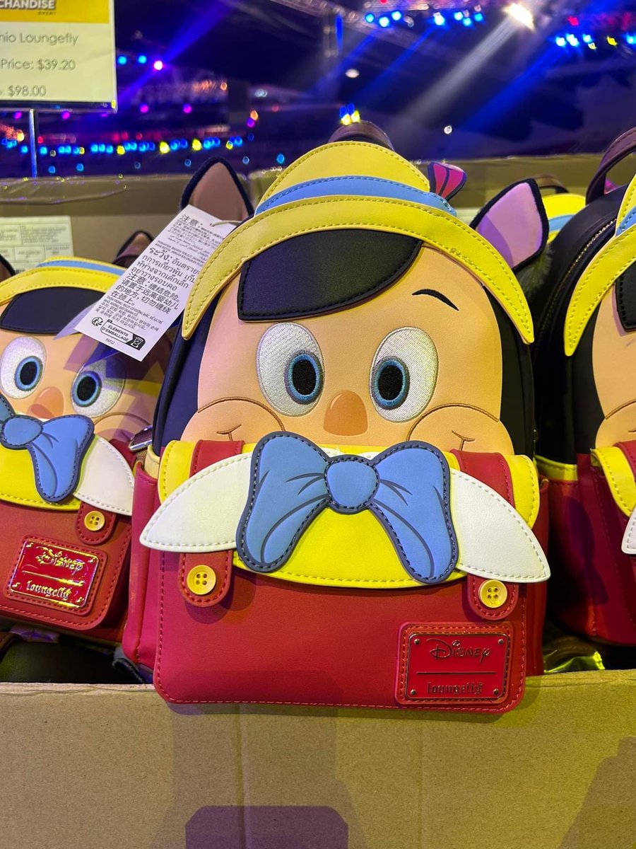 ShopMouseToGo's tweet image. Part 2: Loungefly Blowout

Prices do NOT include shipping.
Shipping for a single Loungefly is $12
but I can combine shipping across your full order.

Mickey Band Concert - $49
Pinocchio - $49
Epcot 40th - $34
Zootopia - $49

#loungefly #loungeflydisney #disney