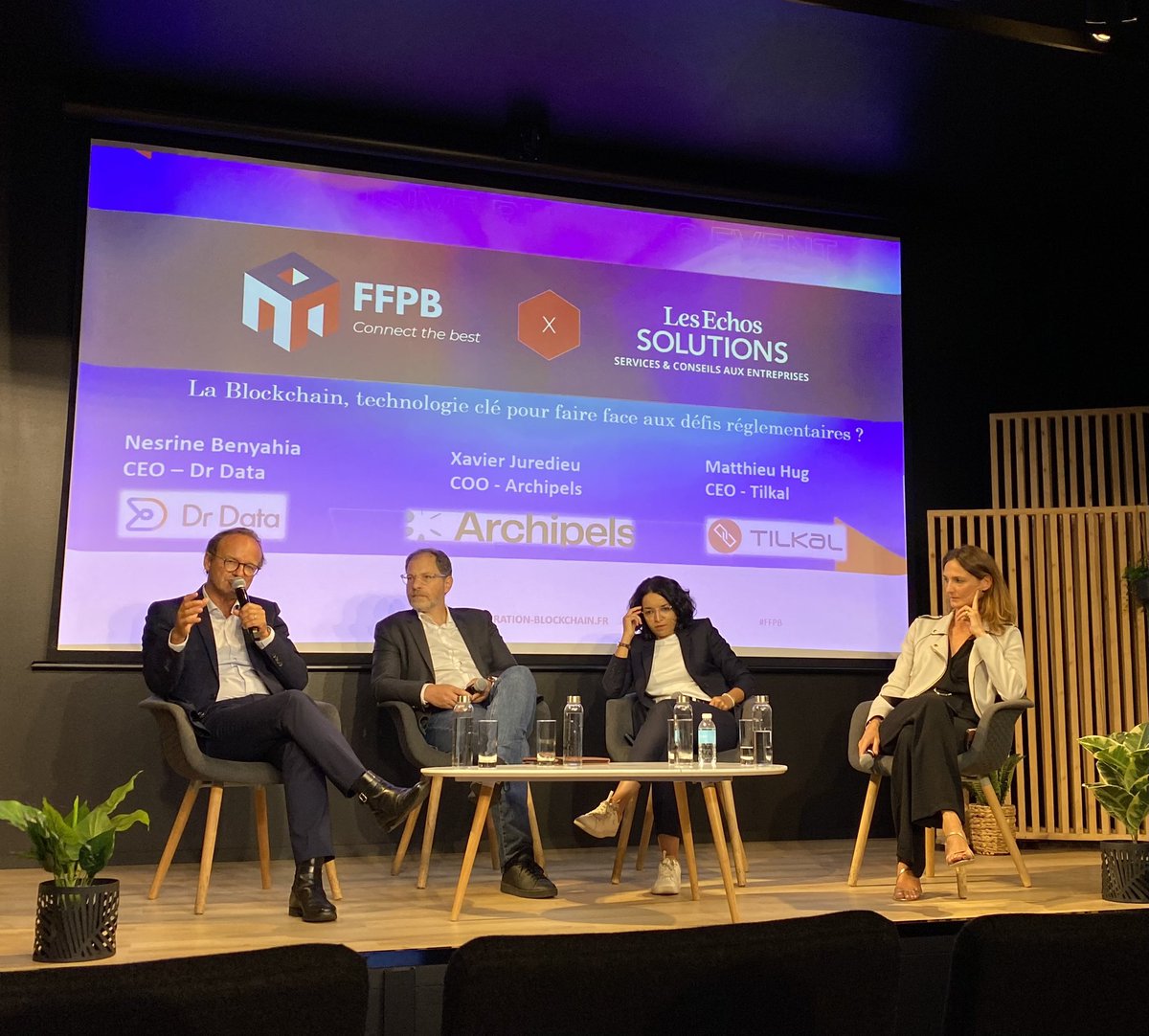 Deuxième table ronde : La blockchain pour faire face aux défis réglementaires

Merci à Nesrine Benyahia (DrData), Xavier Juredieu (<a href="/archipels_io/">Archipels</a>) et <a href="/matthieuhug/">Matthieu Hug</a> (@tilkaltech) qui ont partagé leur expertise, leur vision, et leur panorama sur le monde de demain avec la blockchain