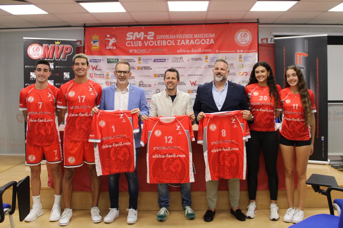 El <a href="/ClubVoleibolZGZ/">Club Voleibol Zaragoza</a> presentó sus patrocinadores, nuevos fichajes de sus equipos absolutos y equipaciones de la temporada 23-24.

clubvoleibolzaragoza.wordpress.com/2023/09/20/pre…