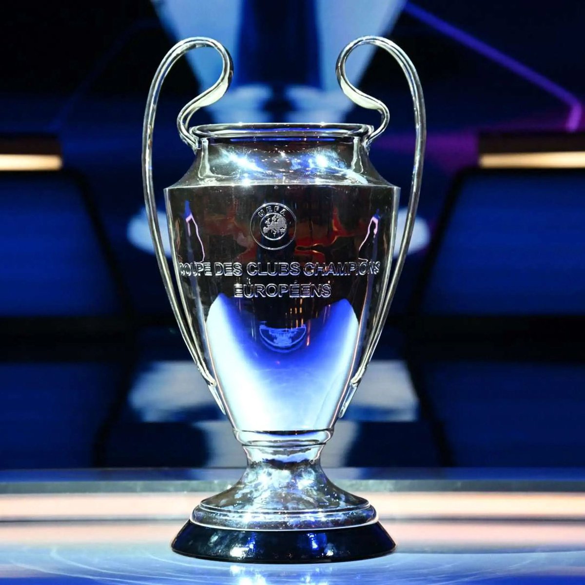 djsoco_'s tweet photo. 🍿The UEFA Champions League

Half time  

Arsenal 3-0 PSV 

Bayern 2-0 Manchester United 

Benfica 0-1 RB Salzburg  

 Braga 0-1 Napoli 

 Sevilla 1-1 RC Lens 

Real Sociedad 1-0 Inter.. https://t.co/E4uHqwLT8i