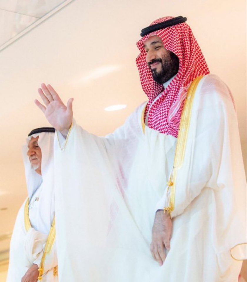 عندما يتكلم ينصت العالم.