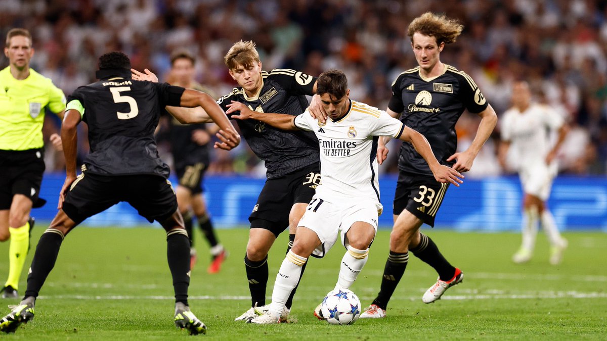 Brahim's tweet photo. ✅ Gran victoria, equipo.  @realmadrid 🙌

✨ @ChampionsLeague night at Bernabéu 🤩

#HalaMadrid 🤍 https://t.co/01NxjUTggh