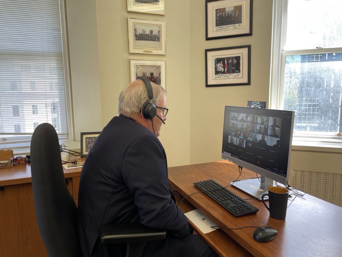 AAFC_Canada's tweet photo. Minister MacAulay met virtually with the #CdnAgYouth Council members for the first time today, hearing about how the Council and young people are contributing to #CdnAg. Learn more about their work: https://t.co/ZDOu8C0ZY9 https://t.co/fYaxAUniRd