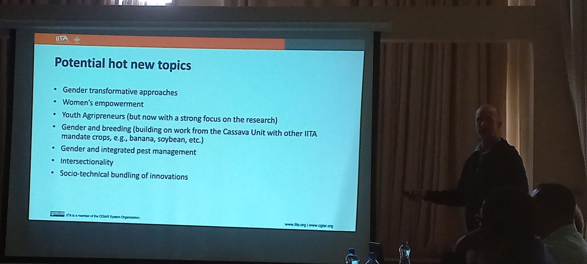 MuhogoB's tweet photo. Day 2 of THE EA Hub meeting for @IITA_CGIAR at Naivasha in #Kenya 🇰🇪

@jamesplegg and Steve Cole sharing  next year plans for Seed systems and Gender &amp; Youth program activities as well as the current hot research topics. @MuhogoB project work lies across these two programs. https://t.co/nAdOnWFWTz