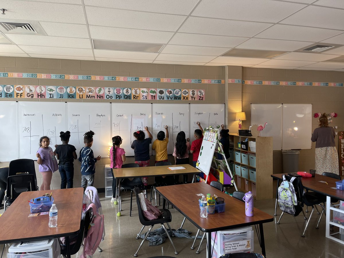 Stacy_Brewer730's tweet photo. First day using my 360 boards and I’m obsessed!! 😍 The student engagement and authentic math talk made my teacher heart so happy!! Thank you @CobbMathDept for these amazing boards!! Look at this #ultimatelearningexperience @MabletonES 😍 https://t.co/BDXRKtV89P