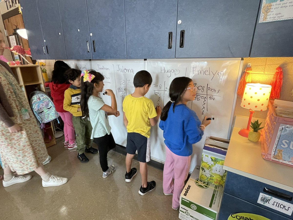 Stacy_Brewer730's tweet photo. First day using my 360 boards and I’m obsessed!! 😍 The student engagement and authentic math talk made my teacher heart so happy!! Thank you @CobbMathDept for these amazing boards!! Look at this #ultimatelearningexperience @MabletonES 😍 https://t.co/BDXRKtV89P