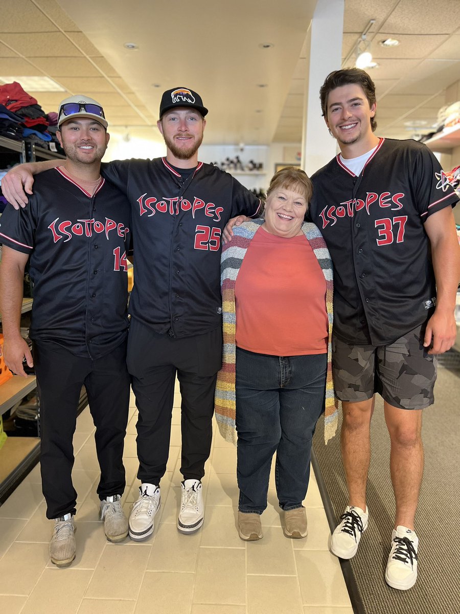Orbit_Isotopes's tweet photo. Just our dudes doing great things ❤️Thanks to Michael Toglia, Daniel Cope and Willie MacIver for helping some great kiddos pick out some cool outfits for school!
#IsotopesInvolved #Locker505 #giveback https://t.co/7YZaGdYO8X