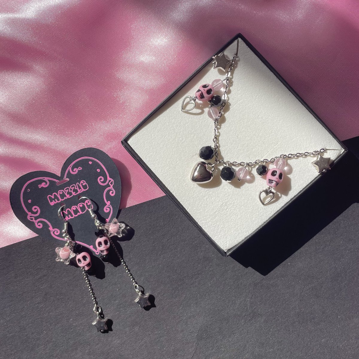 mazziemade's tweet photo. Haven’t updated here in a long time!💘

We have two new collections for you to check out, our Alt Edit and the just released Halloween edit!🎃✨💘

Link to the MAZZIEMADE Etsy can be found in our bio!💘

#halloweenjewellery #alternativejewellery #SmallBusiness #artandcrafts https://t.co/OOAPzm6m2y