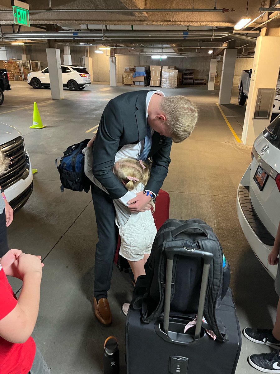 _maryrichards's tweet image. Thank you to all who pray for the missionaries. Our oldest boy entered the Provo MTC today, on the way to Bolivia ❤️