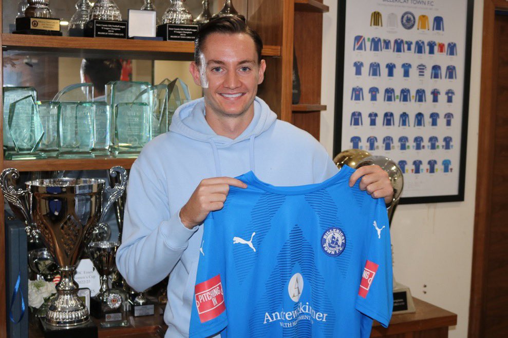 ben_wells2000's tweet photo. Very happy to have signed for @BTFC 
Can’t wait to get started! https://t.co/OLJMaaPrrI