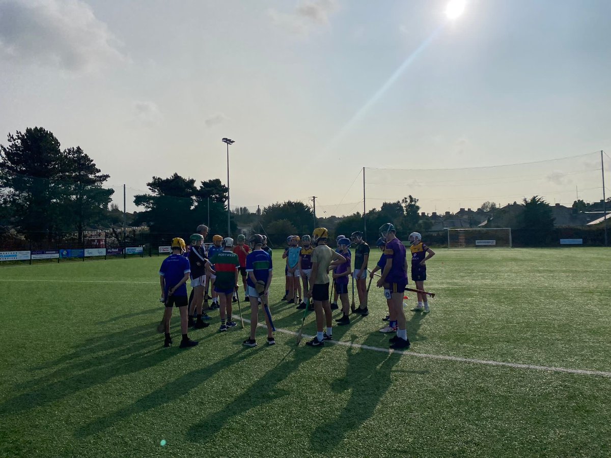 WexfordCBSGAA's tweet image. Another busy Wednesday for our First Year Hurlers as they completed another athletic development session thanks to the team from @wexgaacoaching &amp;amp; then had a hurling session after school!

#CBS #hurling #athleticdevelopment #bokerboys #CBSbuilt #wexford

🟣🟡🟣🟡🟣🟡🟣🟡🟣🟡🟣🟡