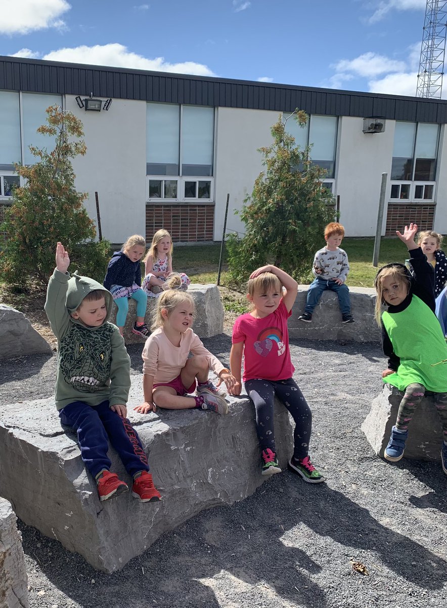 Outdoor learning is hard work but these little STARS are getting it ⭐️<a href="/selbyschool/">Selby Public School</a> with @WagarMrs