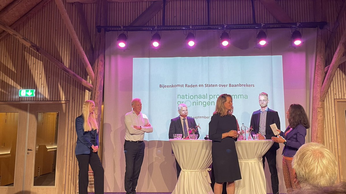 Deelgenomen aan twee belangrijke bijeenkomsten vandaag in onze provincie. De uitdagingen in armoedebeleid.  En de economische perspectieven voor onze inwoners. Goede perspectieven, wel meer verbinding nodig met sociaal maatschappelijk programma’s van gemeenten.
