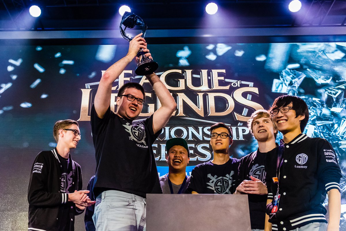 LCSOfficial's tweet image. Today we bid farewell to TSM.

From the very first match played in the league, to their seven LCS titles, to their countless wins, records, and awards, they&apos;ve been with us through it all.

Thank you to TSM and its staff, players, and fans for eleven magnificent years. 🤍🖤