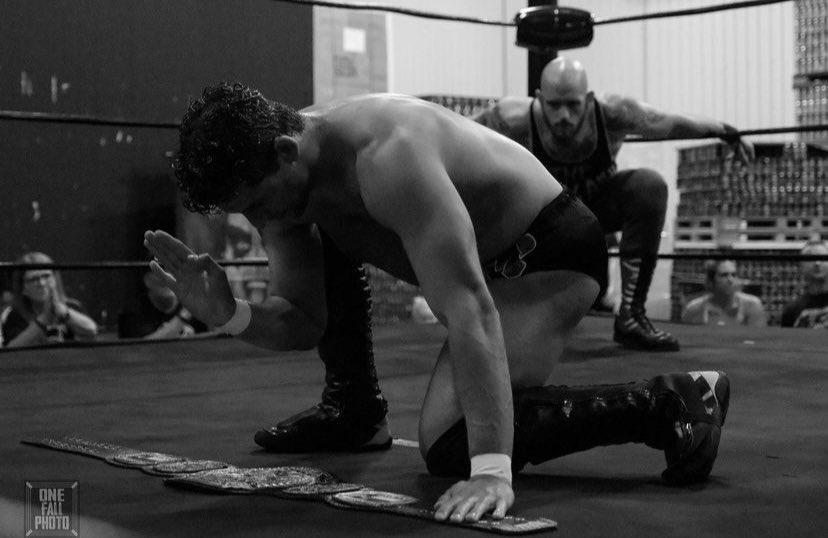 natebradley5k's tweet photo. The prize at stake. 🏆 
📸: One Fall Photo
@TASWwrestling https://t.co/jYtctaAJIH