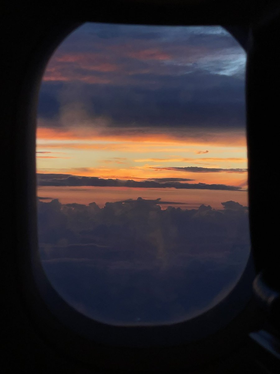 ver el atardecer desde un avión>>>>>>>>>>>