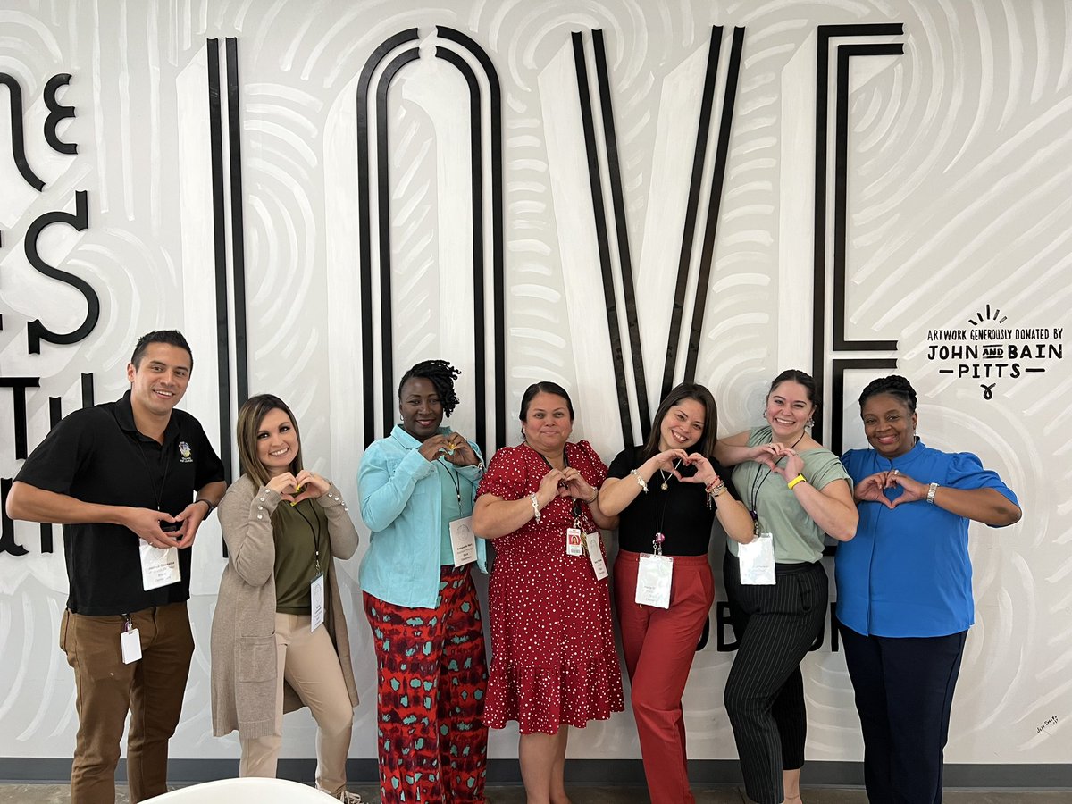valandaverde17's tweet photo. Black Elementary’s design team for Transcend. It was amazing learning about the Whole Child Model. I’m grateful for the opportunity to work along stunning leaders! @A_Hart73 @barnesriley6 @lmjeff17 @nparedes2000 @JoshuaLeeGonzal @MsOliveros26 https://t.co/xgxGnLQVph