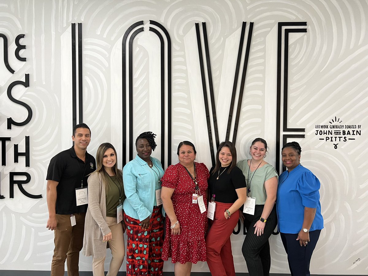 valandaverde17's tweet photo. Black Elementary’s design team for Transcend. It was amazing learning about the Whole Child Model. I’m grateful for the opportunity to work along stunning leaders! @A_Hart73 @barnesriley6 @lmjeff17 @nparedes2000 @JoshuaLeeGonzal @MsOliveros26 https://t.co/xgxGnLQVph
