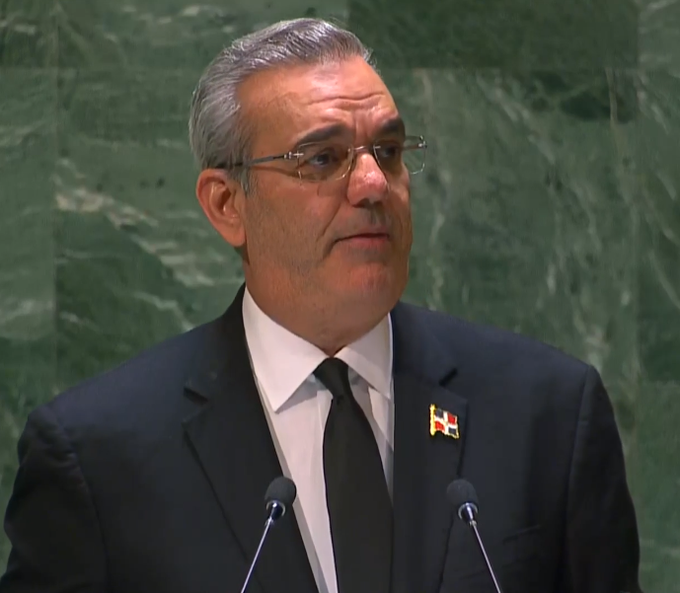 DiarioLibre's tweet photo. 🔴 | #ÚltimoMinutoDL | Discurso de presidente Luis Abinader en la ONU:  "El problema de Haití ya no está en Haití, sino, en manos de la comunidad internacional"

#DiarioLibre #ActualidadDL #Presidente #Abinader #Región #Convertirse #ONU #MundoDL #Haití #RepúblicaDominicana https://t.co/ICa96ofB4d