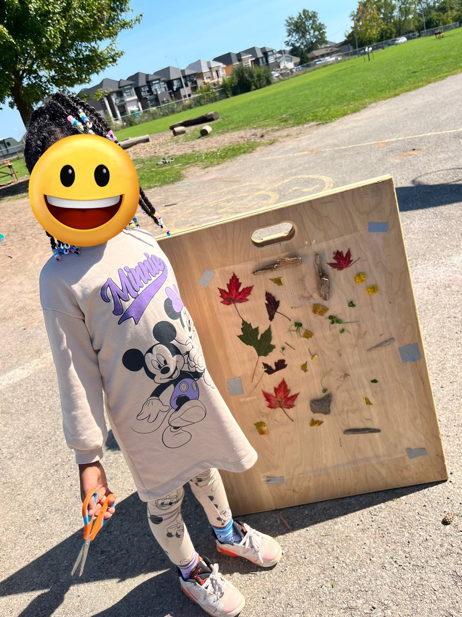 Collecting signs of fall during outdoor learning today! <a href="/DiamondTrailPS/">💎Diamond Trail Public School🐉</a>