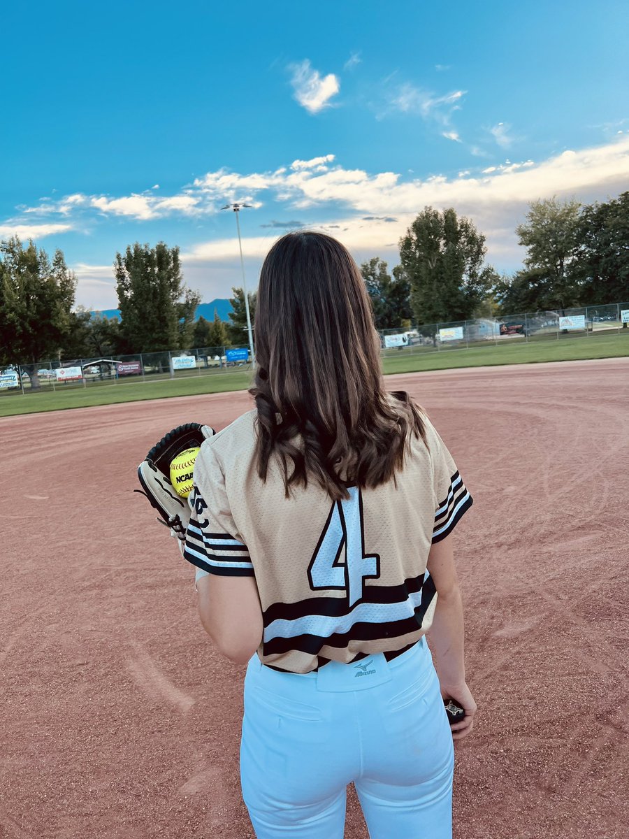 HurstFoodie's tweet photo. 🥎🚨‼️ 𝙂𝘼𝙈𝙀 𝘿𝘼𝙔 ‼️🚨🥎
🆚 Florence High School
📍 2006 SH-67
      Florence, CO  81226
⌚️ 4:00 pm
🖤💛Let’s Go Tigers💛🖤

#CCHSTigers #CañonCity #teamworkmakesthedreamwork #gettoworkladies https://t.co/yvs4NFkCSp