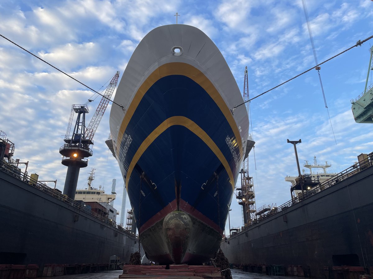 Heritage Expeditions tweet media