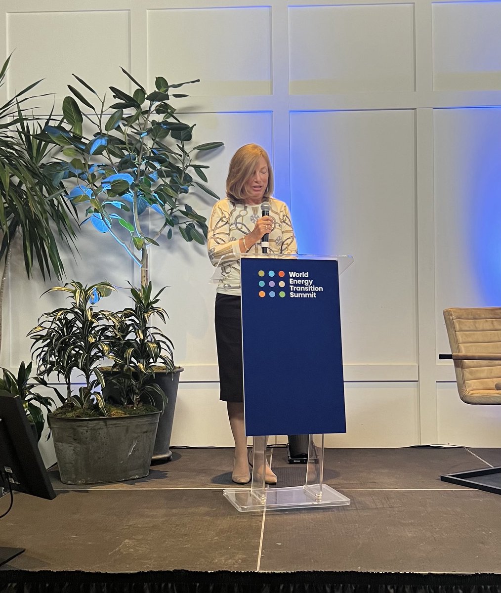 JamesFBoyle's tweet image. Barbara Humpton CEO of ⁦@Siemens⁩ at ⁦@wclimate⁩s #WETS2023 part of #ClimateWeekNYC answer the question - How can the USA win the race to #NetZeroEmissions. Her guidance:
1. Optimism 
2. Digitalization 
3. Innovation