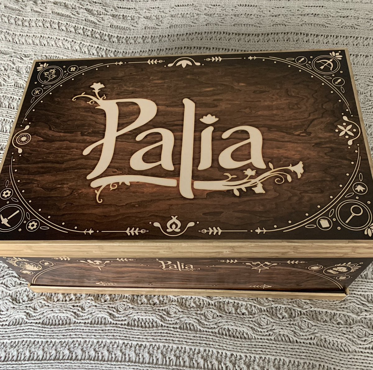 received mysterious yet beautiful box from @playPalia 👀 should i open it?