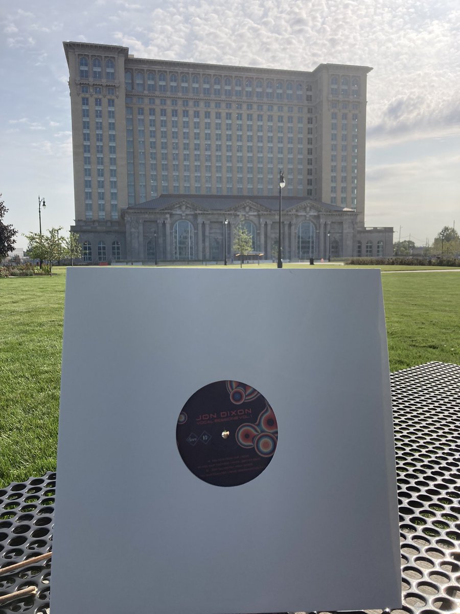 32 copies left!!!!!

jon-dixon.bandcamp.com/album/vocal-se…