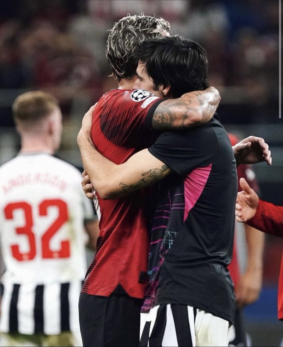 Theo Hernandez tweet media