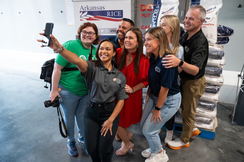 Sarah Huckabee Sanders tweet media