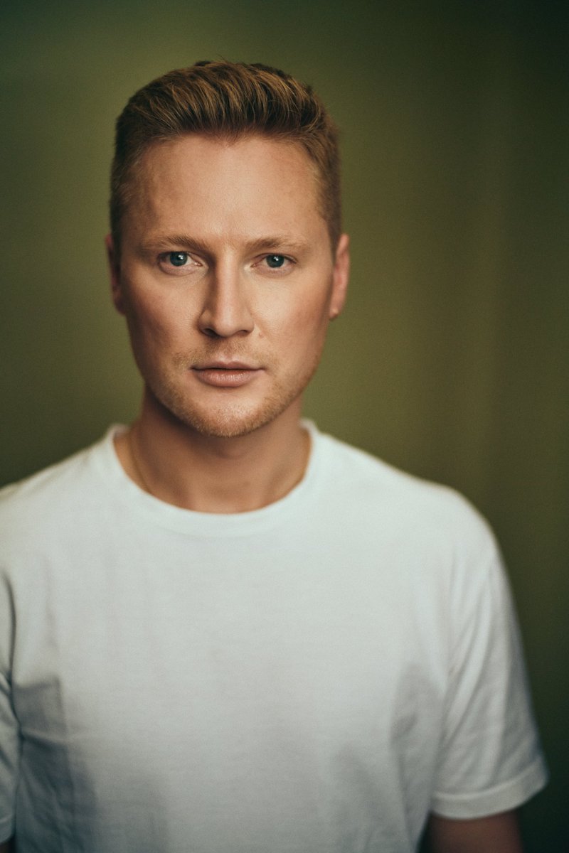 chrisbarley's tweet photo. @karikhall @allisterrae5 Hi Kari, 

Chris Barley - London Based English actor. 

Would be keen to get involved. 

https://t.co/krY6fU444T https://t.co/TNPV4Y90tr