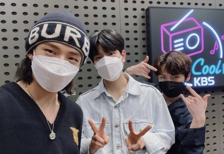 aenhaverse's tweet photo. get well soon 🥺 

YOU MAKE STRAY KIDS STAY 
#GetWellSoonGuys #StayLovesYou #Seungmin #승민 #HYUNJIN #현진 #Leeknow #리노 @Stray_Kids https://t.co/V2MwoKYIk8