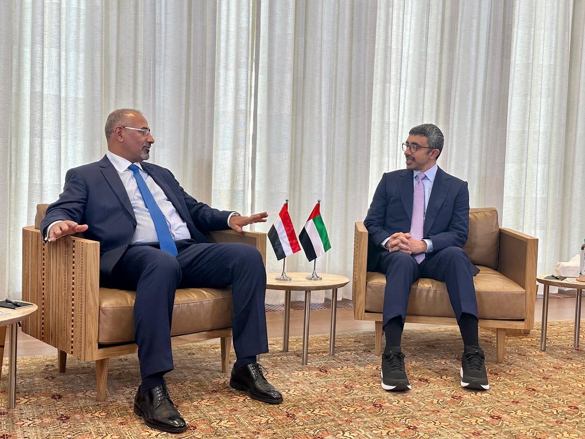 STCSouthArabia's tweet photo. الرئيس الزُبيدي يلتقي وزير الخارجية الإماراتي

https://t.co/rJrA4hxbTY https://t.co/2CFYBq0bSm